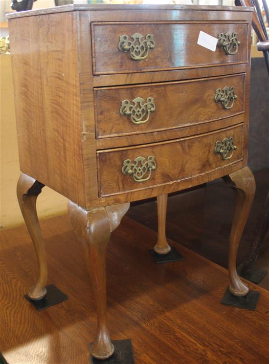 Walnut chest of three drawers, on cabriole legs